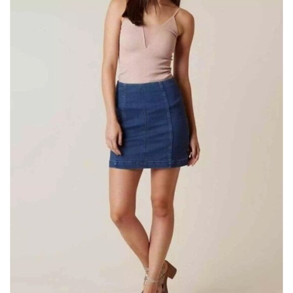 FREE PEOPLE Blue Bodycon Denim Pencil Mini Skirt Stretch Boho Festival Size 6 - Picture 7 of 8